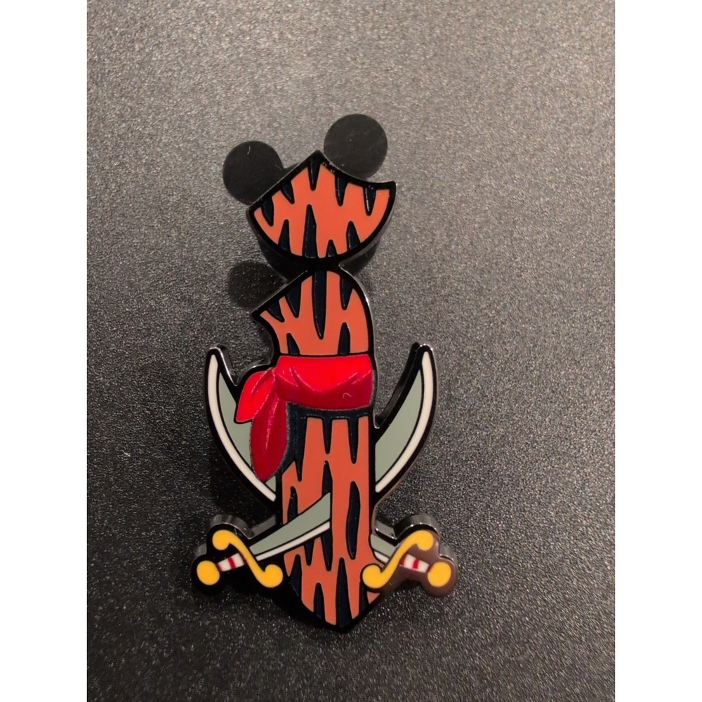 Disney Magic Kingdom Letter Mystery Pin - Kingdom "I" Pirates Caribbean